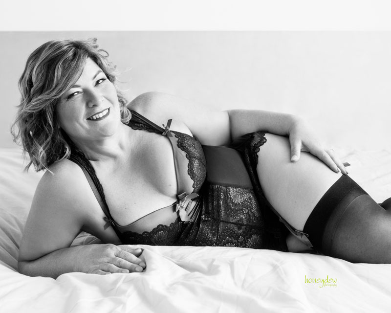 sydney-boudoir lingerie stunning lady in Sydney boudoir studio posing for her birthday present